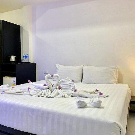 Beachwalk Patong Екстер'єр фото