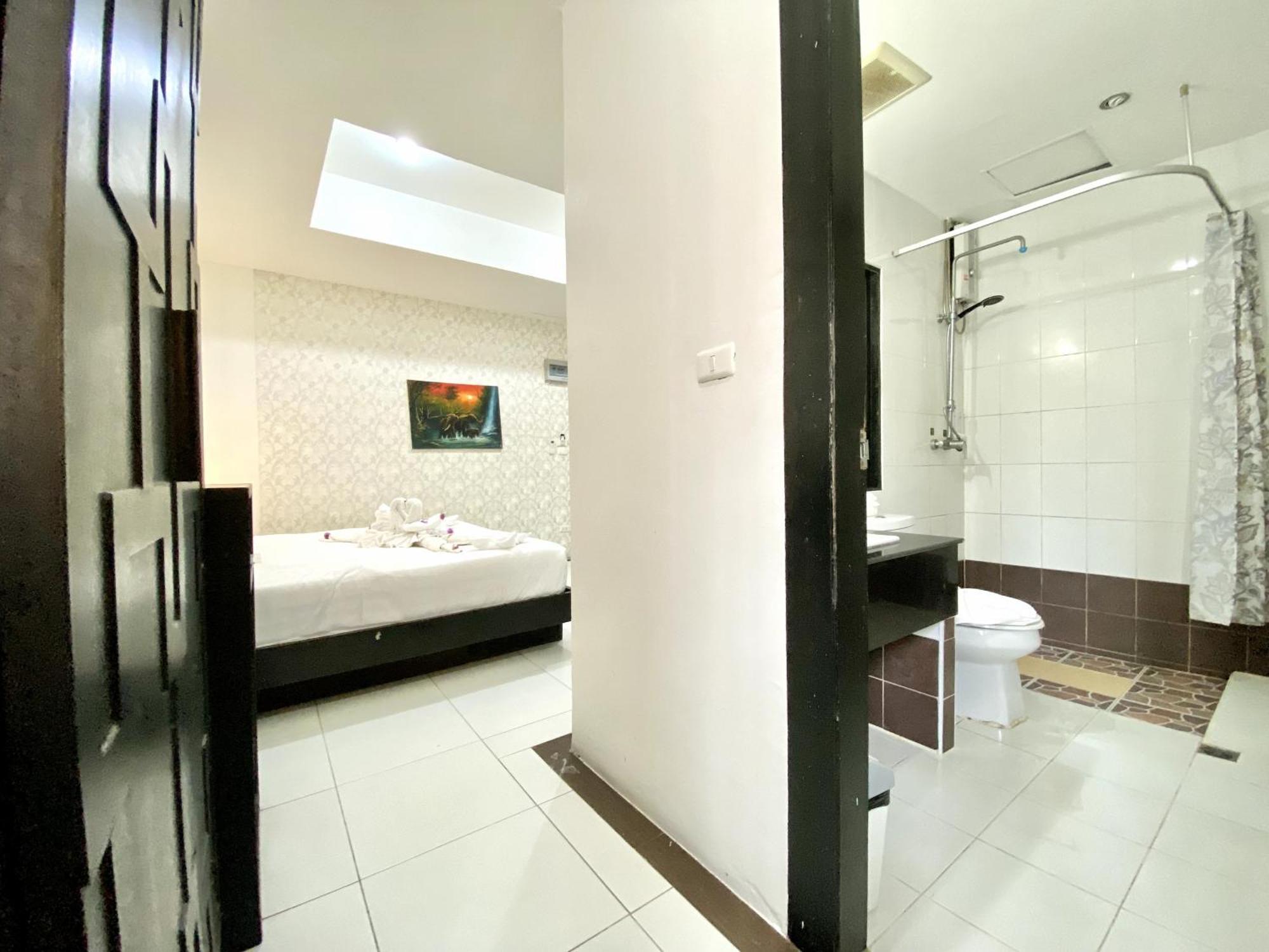 Beachwalk Patong Екстер'єр фото