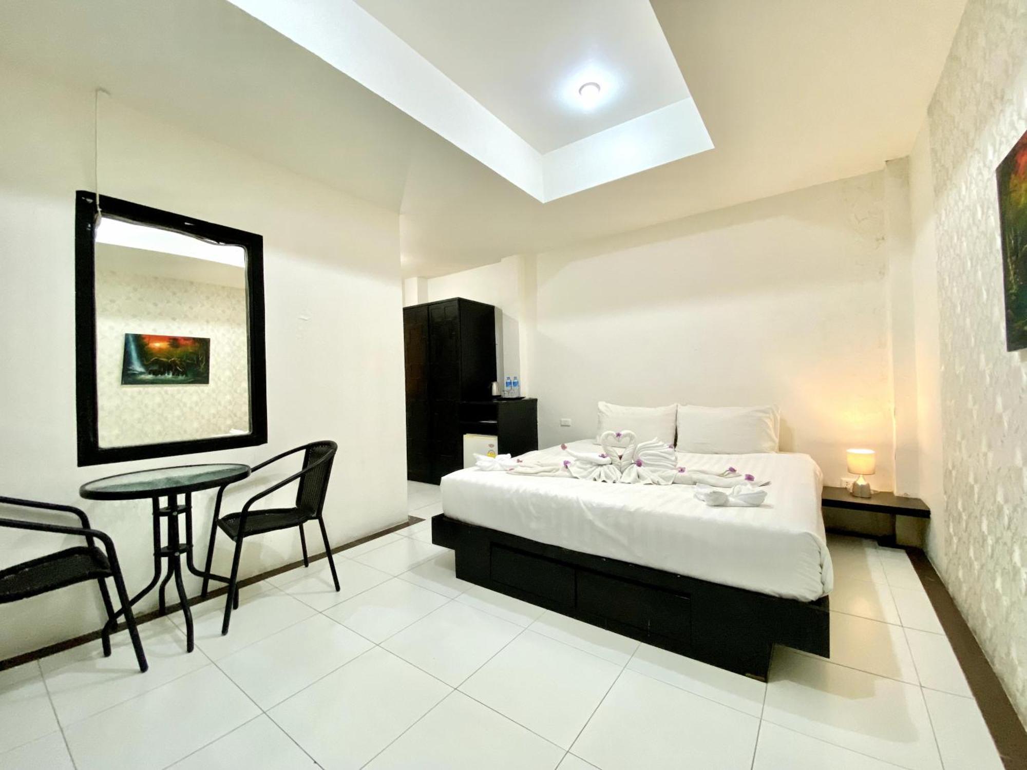 Beachwalk Patong Екстер'єр фото