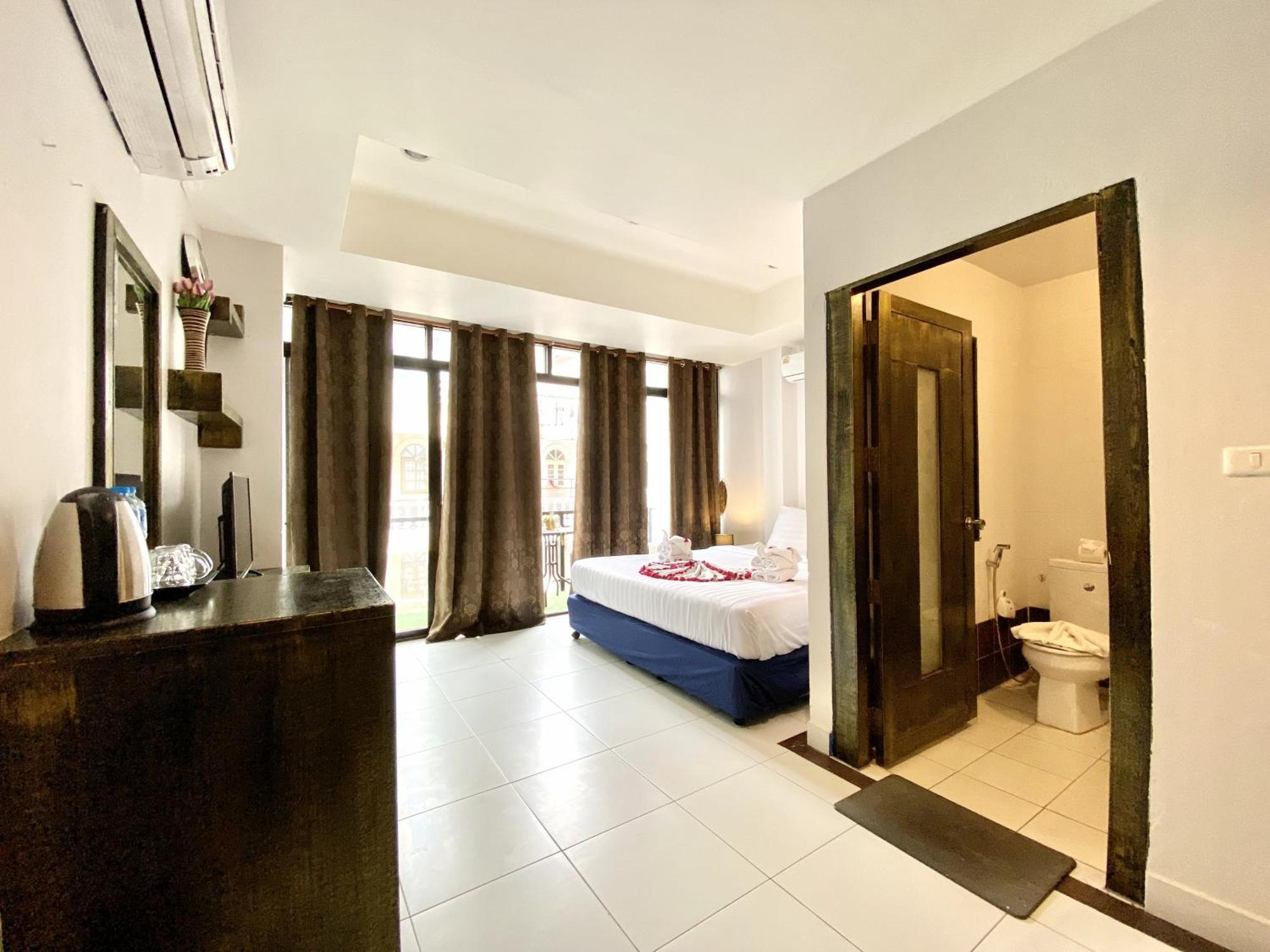Beachwalk Patong Екстер'єр фото