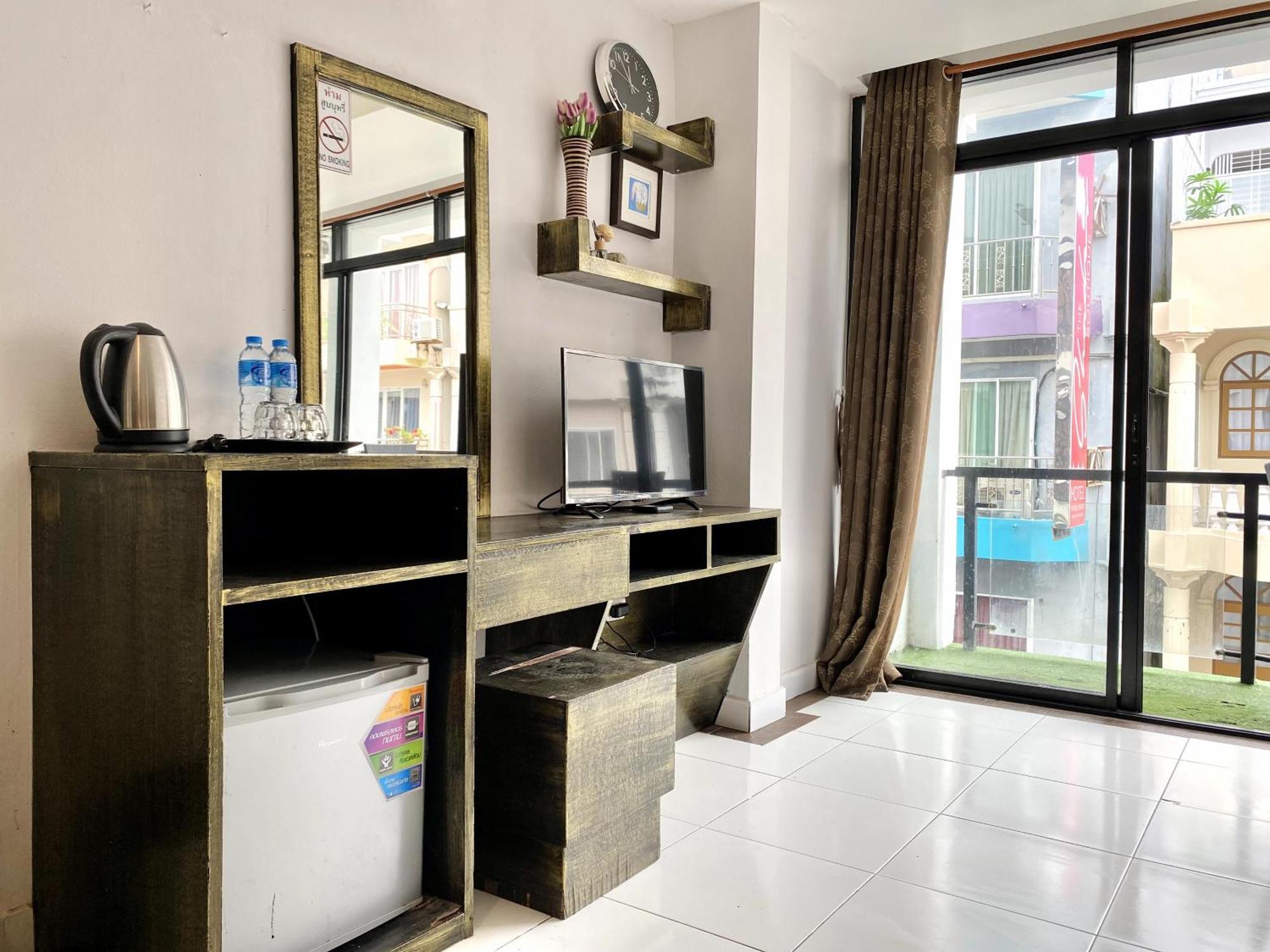 Beachwalk Patong Екстер'єр фото