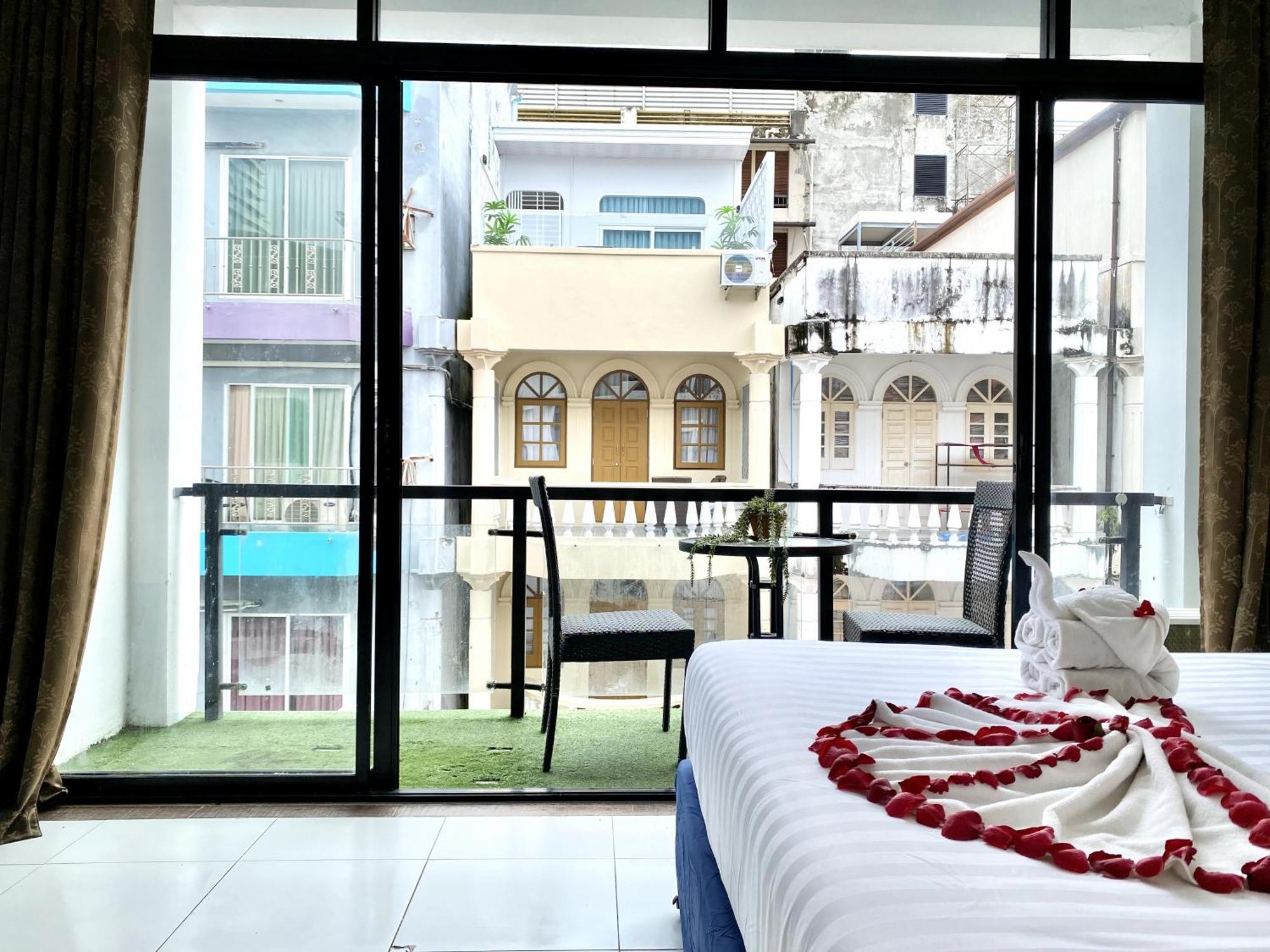 Beachwalk Patong Екстер'єр фото