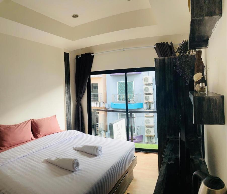 Beachwalk Patong Екстер'єр фото